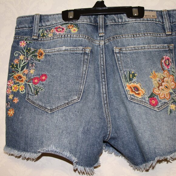 MISS ME   Cut Offs - Picture 2 of 4